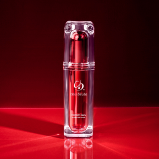 Elegant bottle of Thursty Skin™ Hydrating Fluid